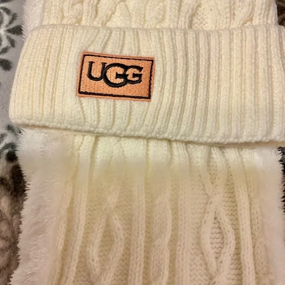 UGG Cream Cable Knit Beanie and Scarf Set - Picture 2 of 3